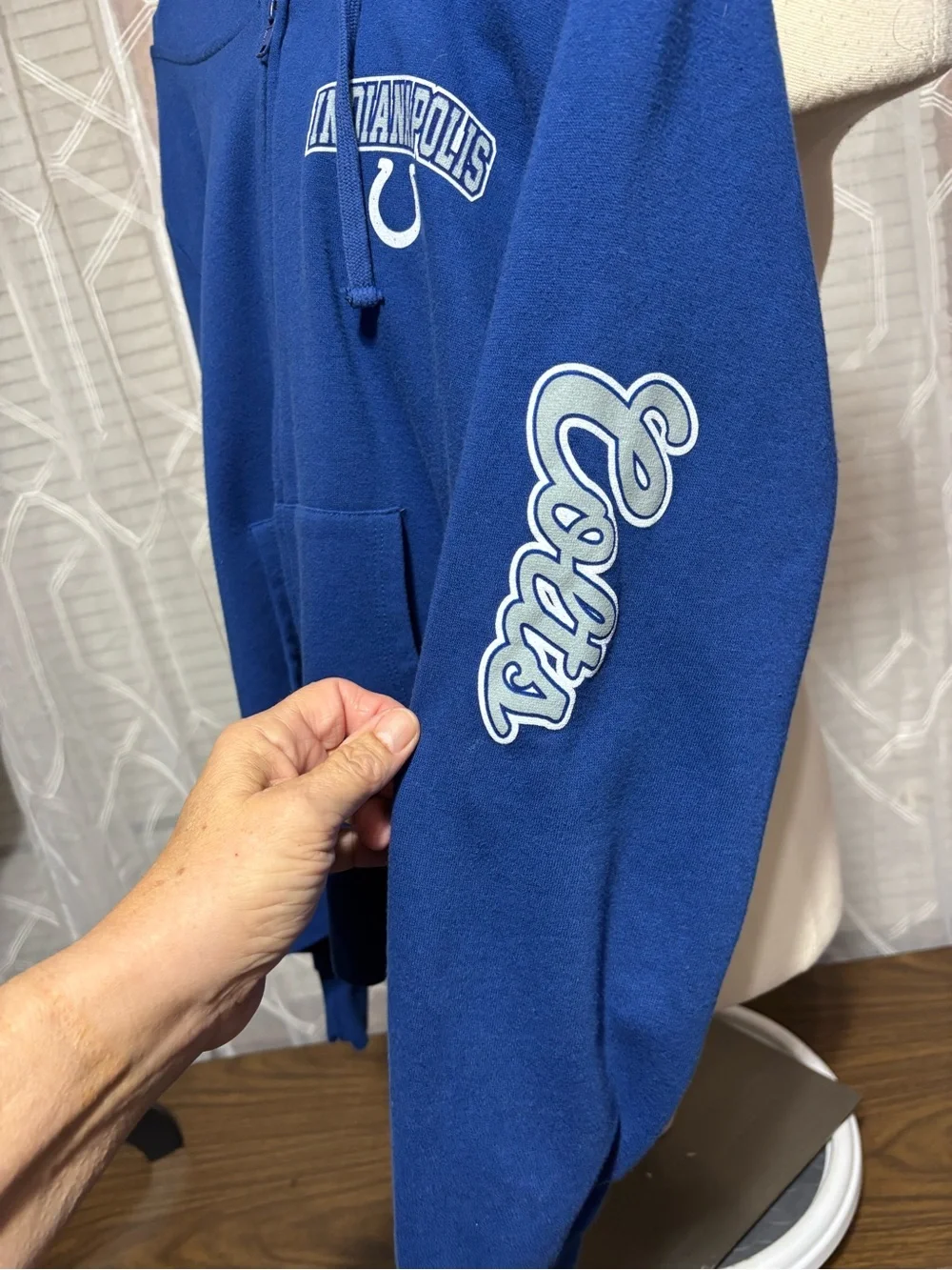 Indianapolis Colts Blue Zip-Up Hoodie size L NFL Apparel 20”p2p 22”L